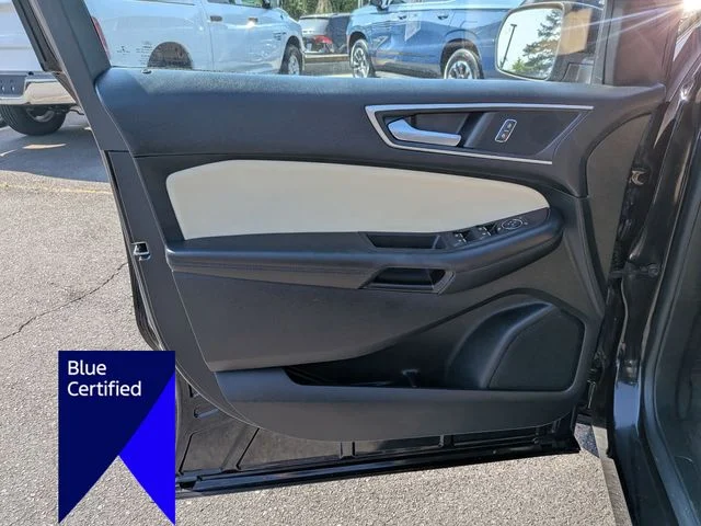 Used 2022 Black Ford SEL image 11