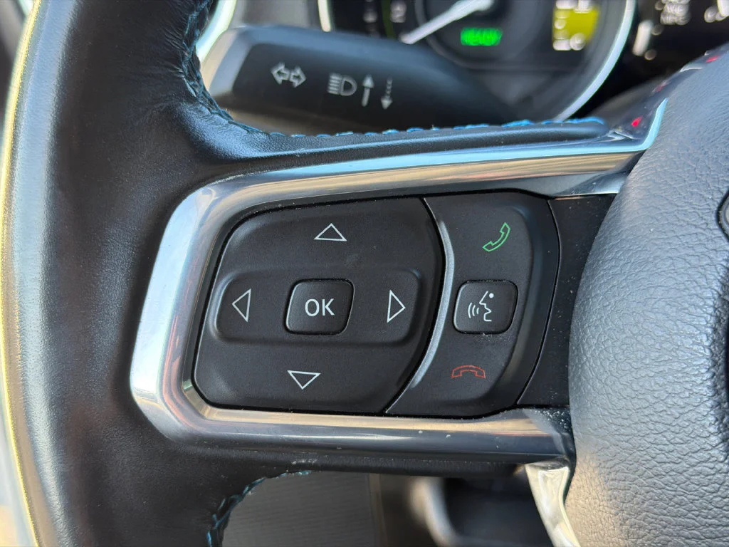 Used 2022 White/off-white Jeep Unlimited Rubicon 4xe image 24