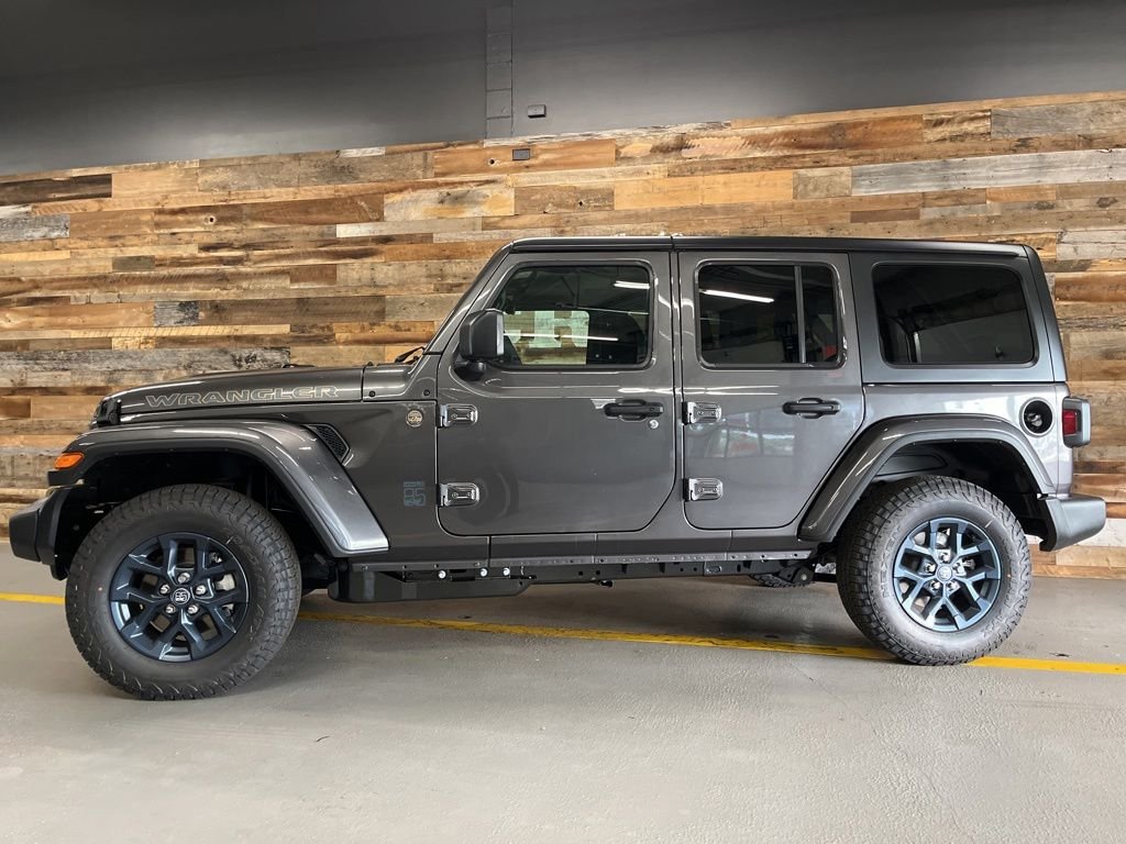 New 2026 Granite Crystal Metallic Clearcoat Jeep 85th Anniversary Edition image 20
