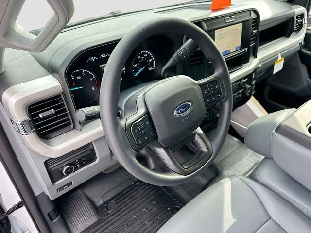 New 2026 Oxford White Ford XL image 6