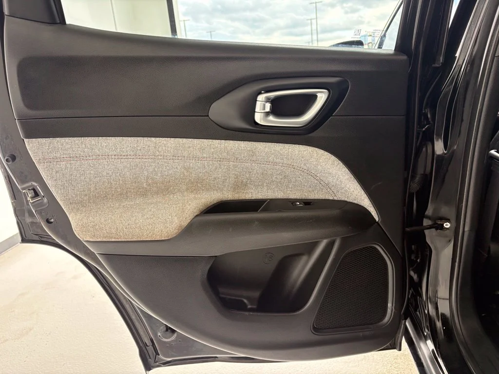 Used 2024 Black Jeep Latitude Lux image 29