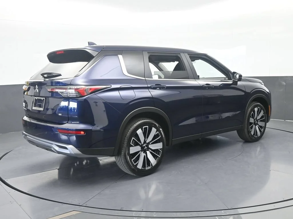 New 2026 Blue Metallic Mitsubishi SE 1.5T 2WD image 6