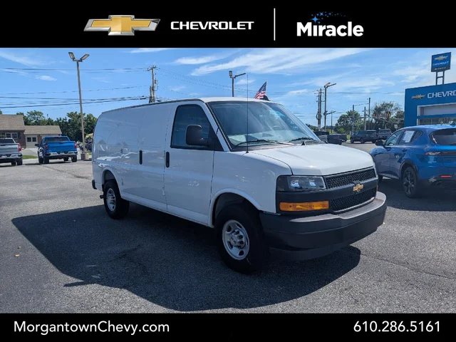 2025 Chevrolet Express Cargo WT