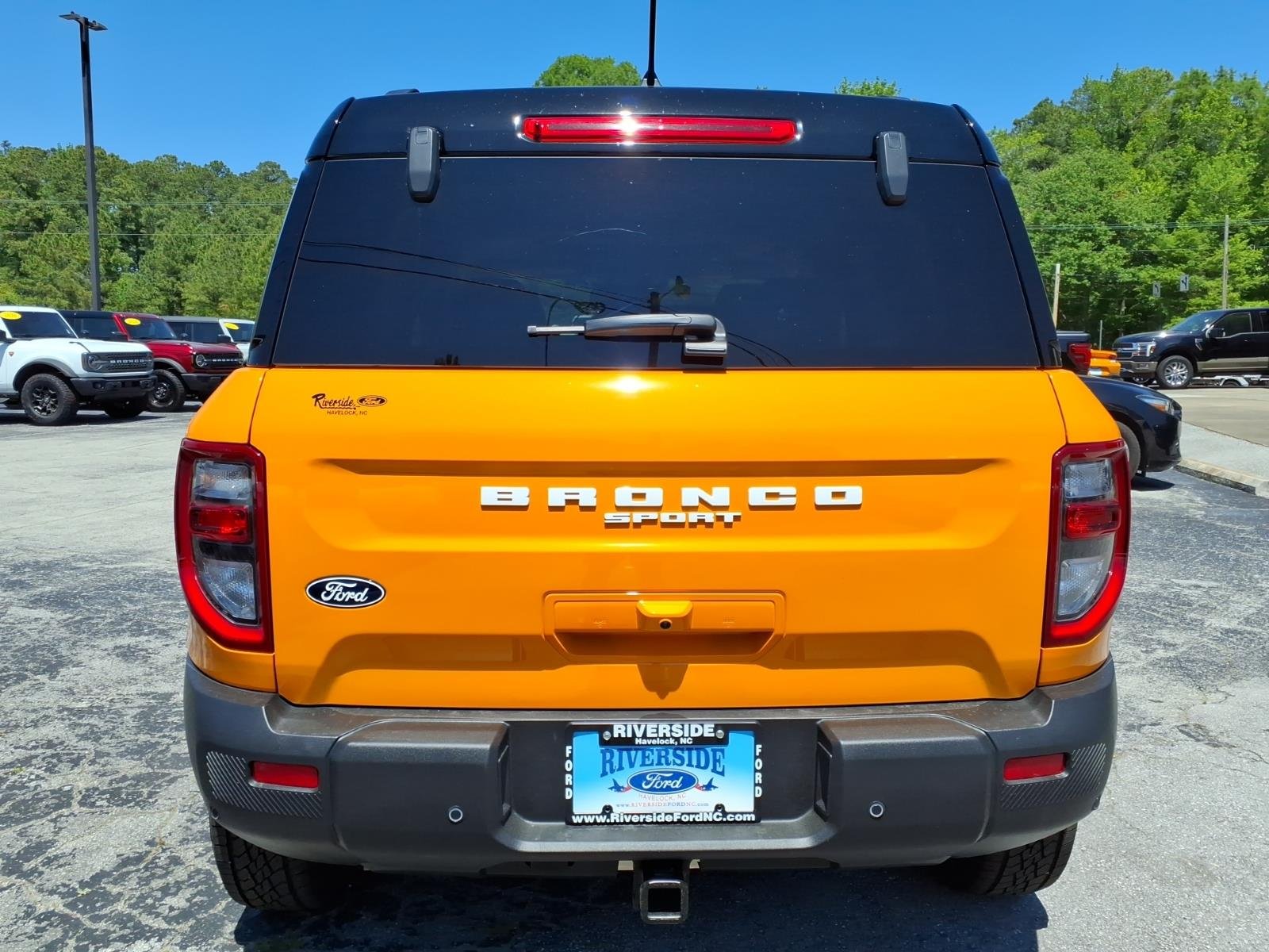 New 2026 Orange Fury Metallic Tri-Coat Ford Badlands® image 4