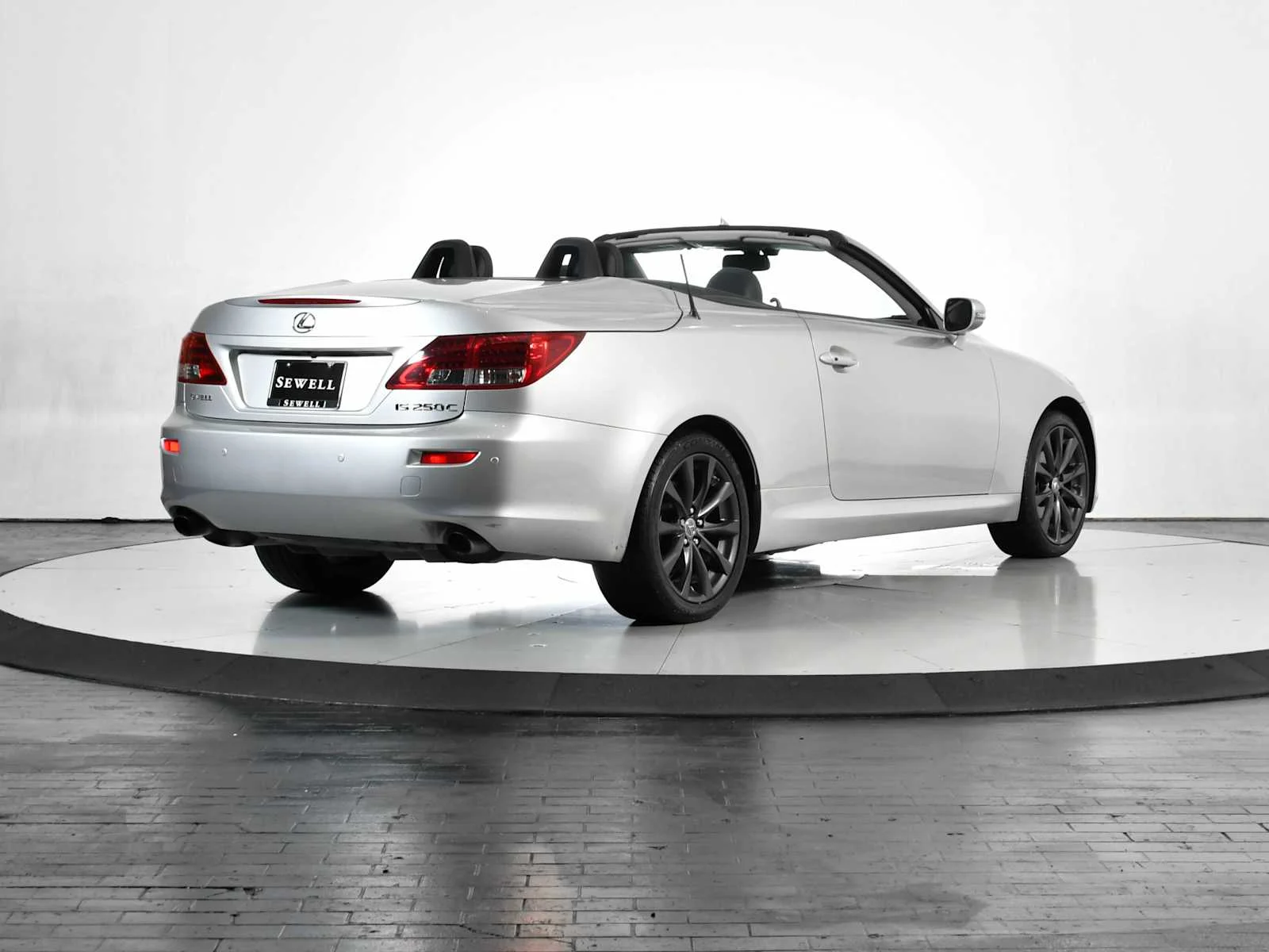 Used 2015 Silver Lining Metallic Lexus  image 8