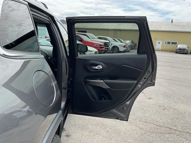 Used 2020 Gray Jeep Limited image 43