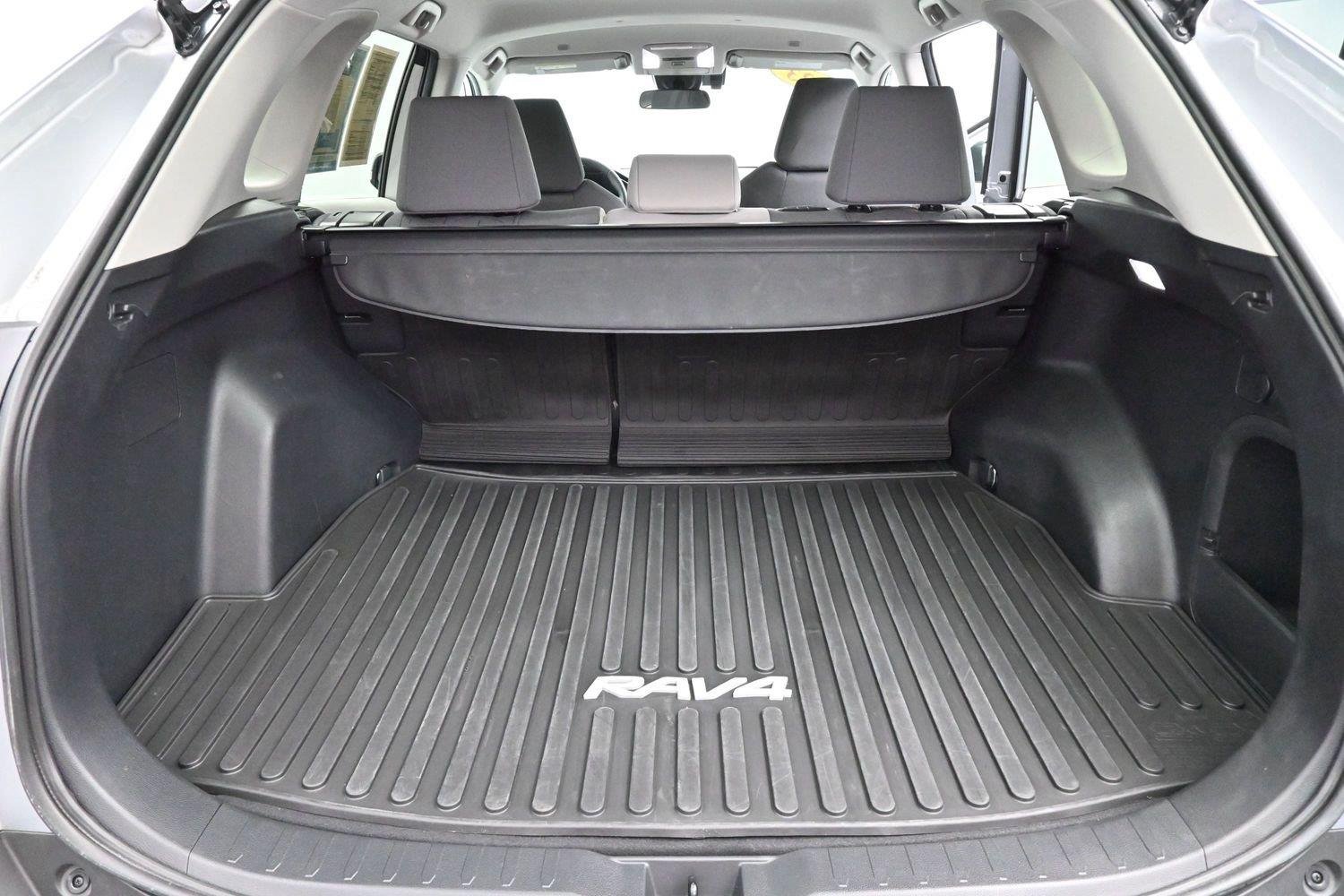 Used 2023 Silver Sky Metallic Toyota XLE image 9