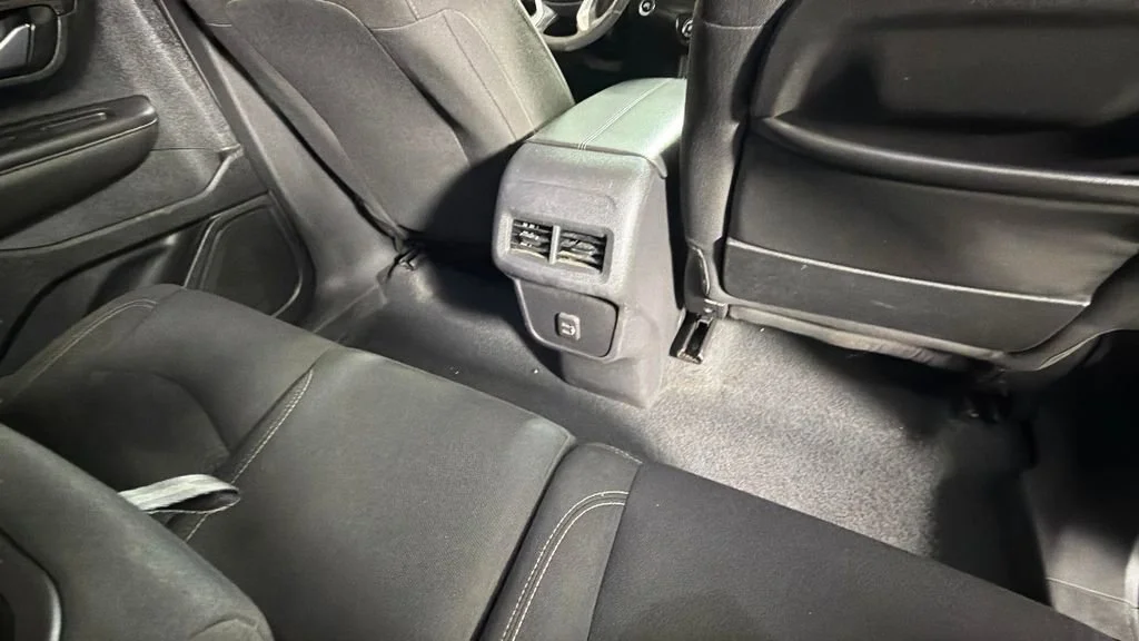 Used 2023 Summit White GMC SLE image 29