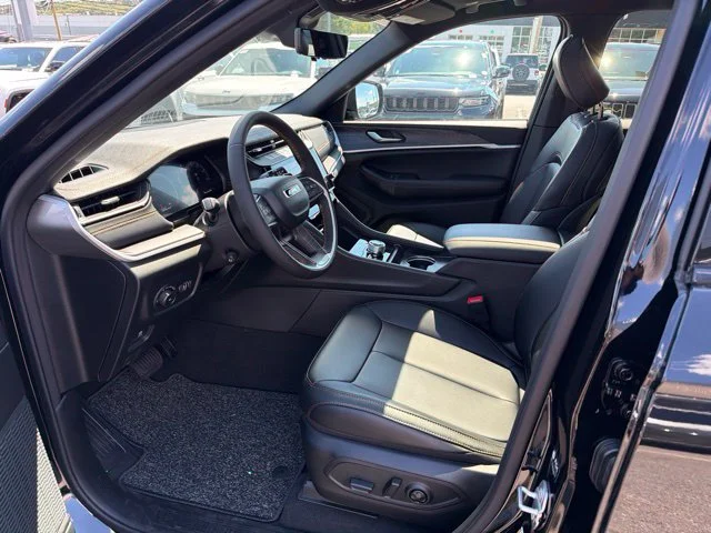 New 2026 Black Jeep  image 12