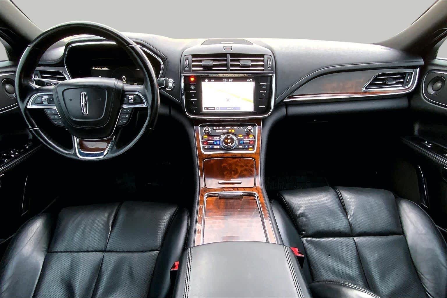 Used 2018 Black Velvet Lincoln Reserve image 12
