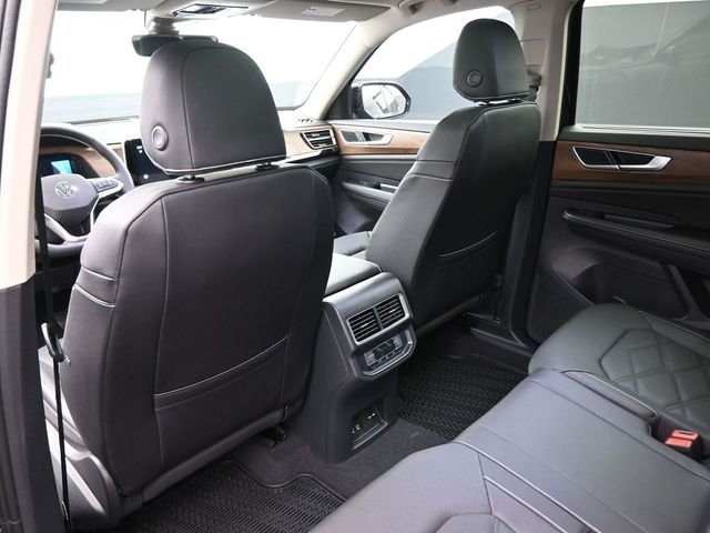 Used 2026  Volkswagen 2.0T SE w/Technology image 2