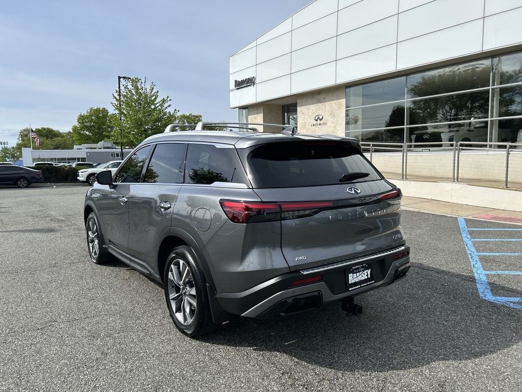 Certified Used 2023 Gray INFINITI LUXE image 6