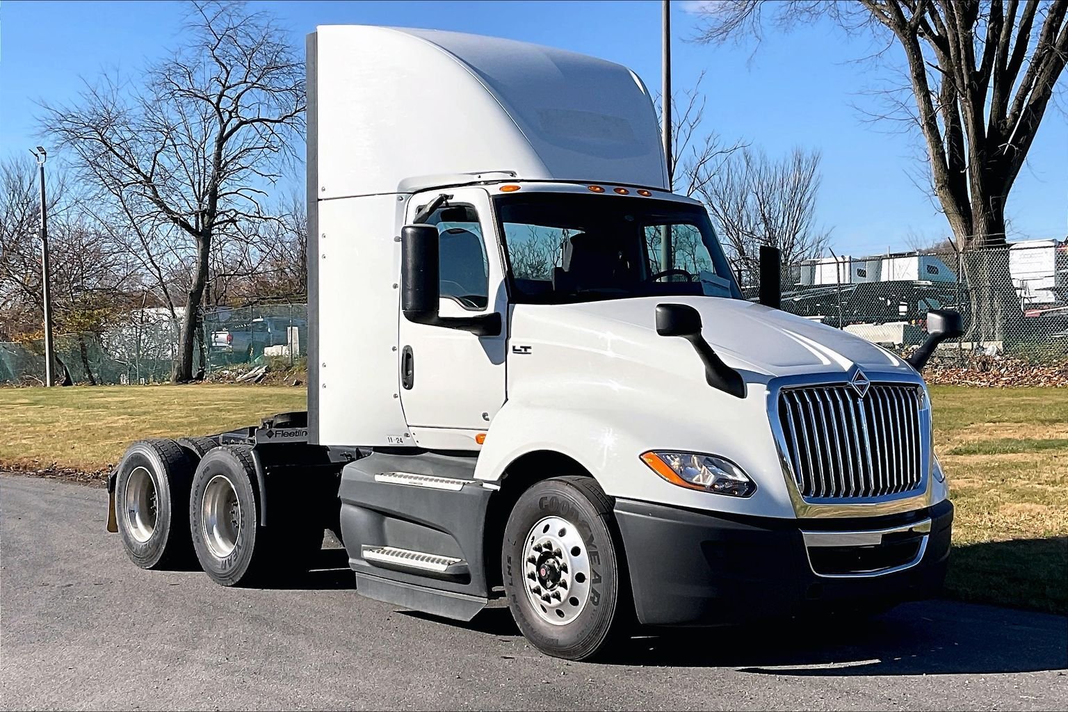 2021 INTERNATIONAL LT625 6x4 - Image 1