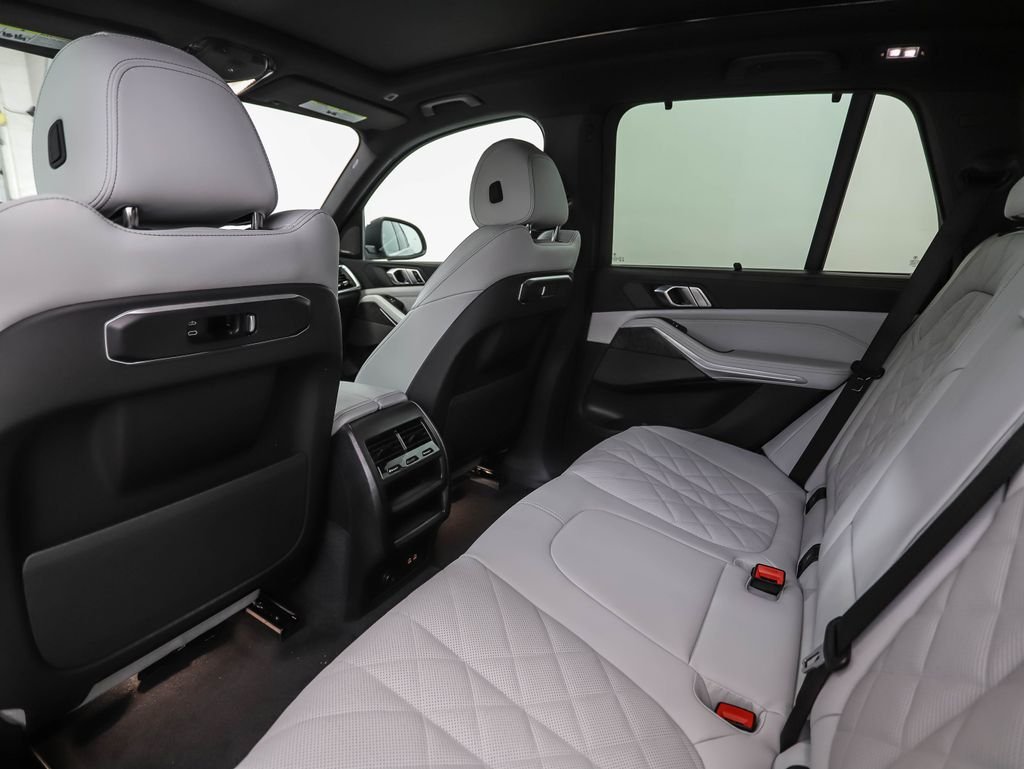 Used 2026 Gray Metallic BMW xDrive40i image 21