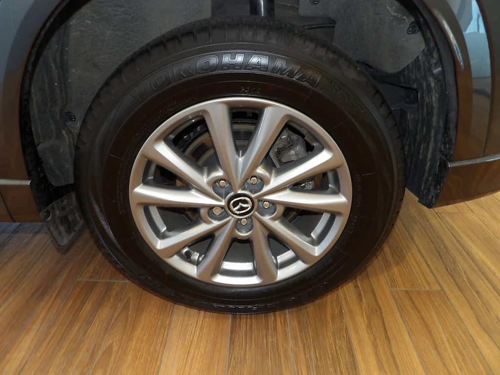 Certified Used 2025 Machine Gray Metallic Mazda 2.5 S Select image 9