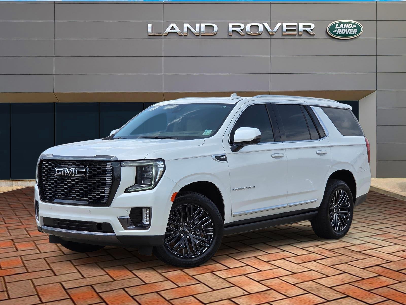 Used 2022 White Frost Tricoat GMC Denali image 1