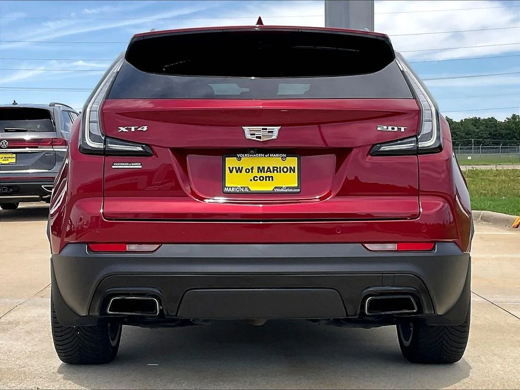 Used 2019 Red Cadillac Sport image 6