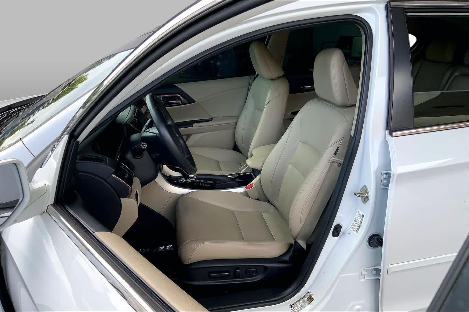 Used 2016 WHITE Honda EX-L image 8