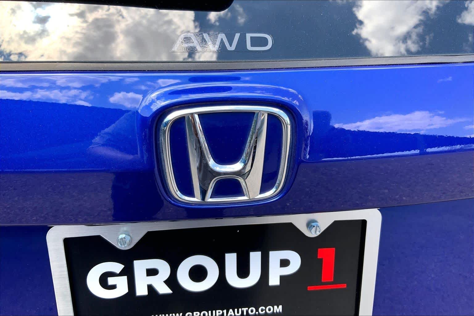 Used 2025 Still Night Pearl Honda EX image 31