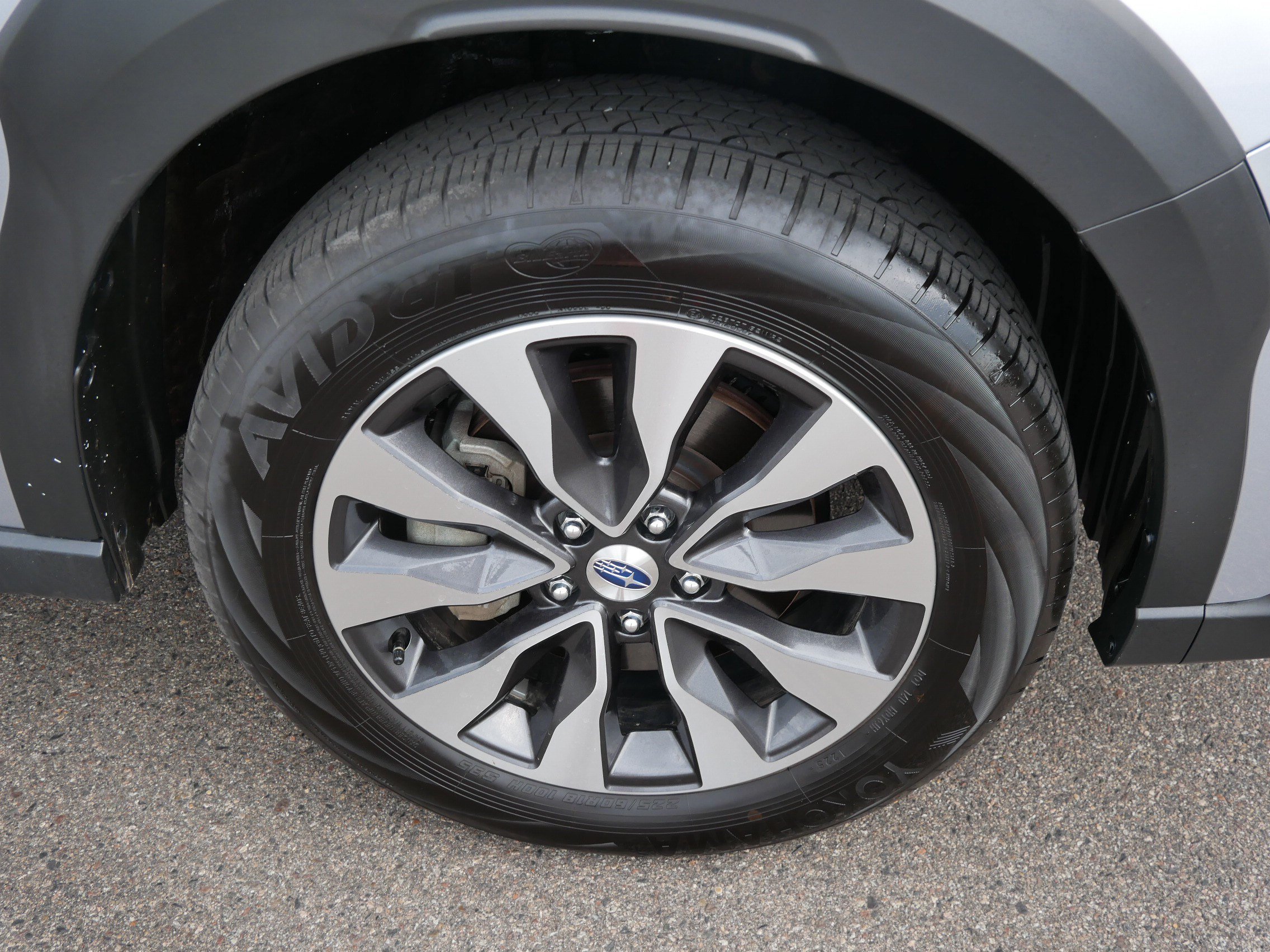Certified Used 2025 Ice Silver Metallic Subaru Limited image 15