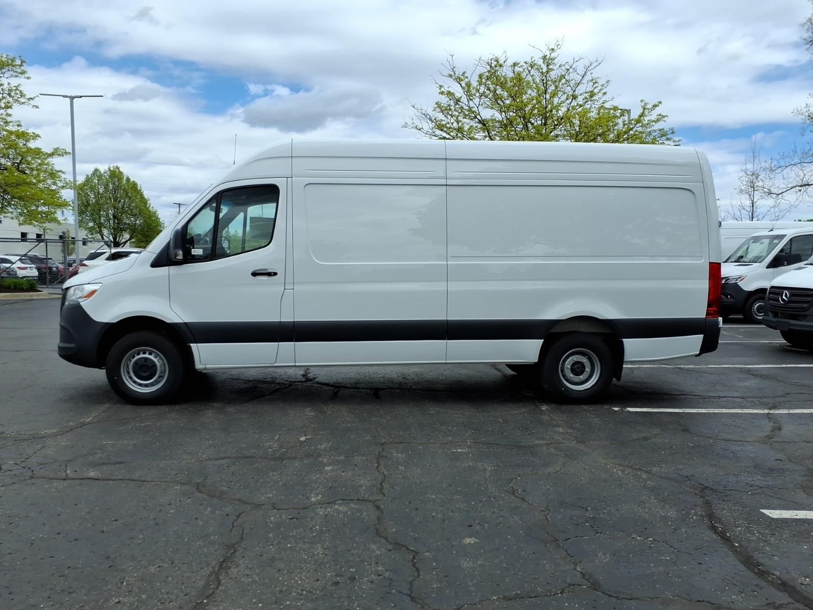 New 2026 Arctic White Mercedes-Benz Cargo 170 WB image 2