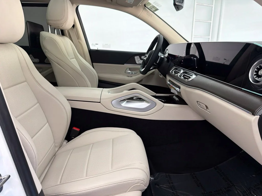 New 2027 White Mercedes-Benz GLS 450 image 30