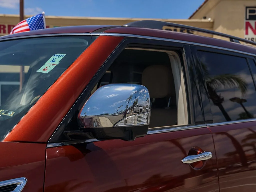 Used 2018 Brown Nissan SL image 10