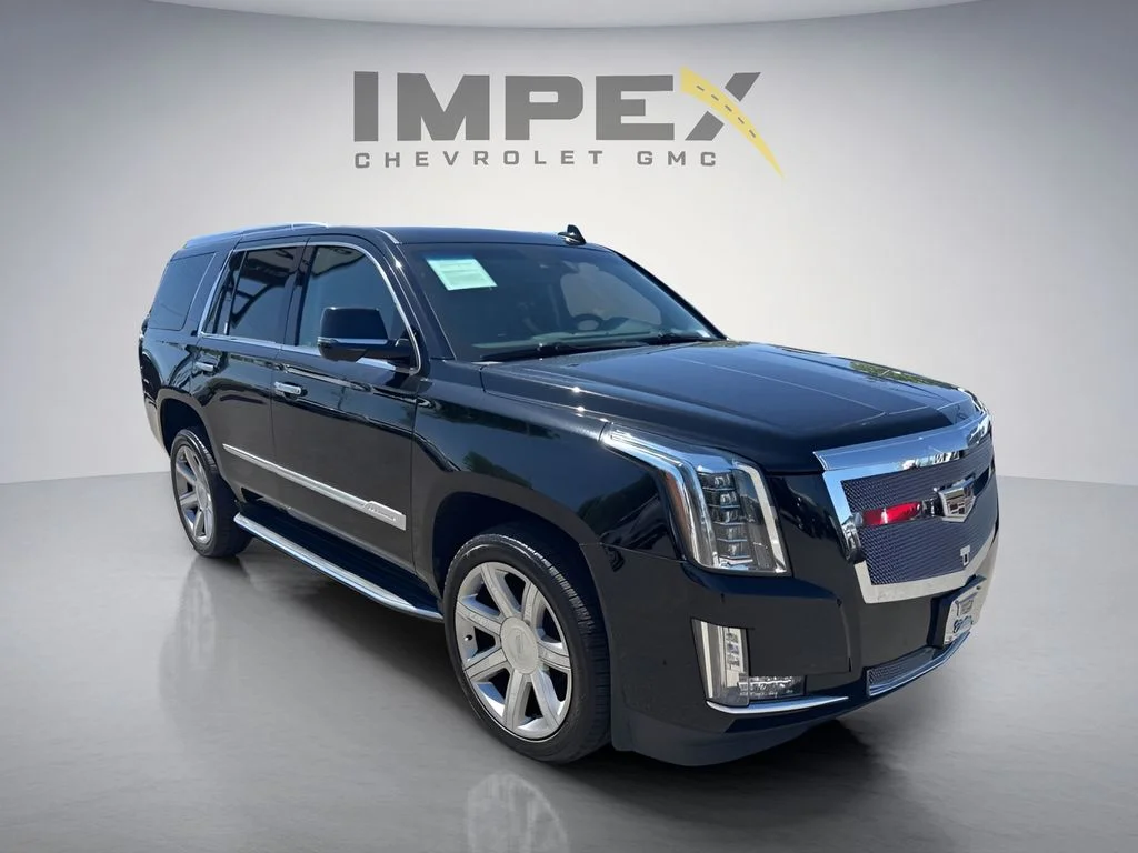 Used 2018  Cadillac Premium Luxury image 7