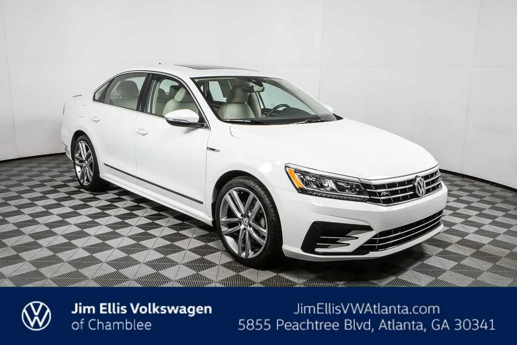 2019 Volkswagen Passat 2.0T SE R-Line Auto's photo