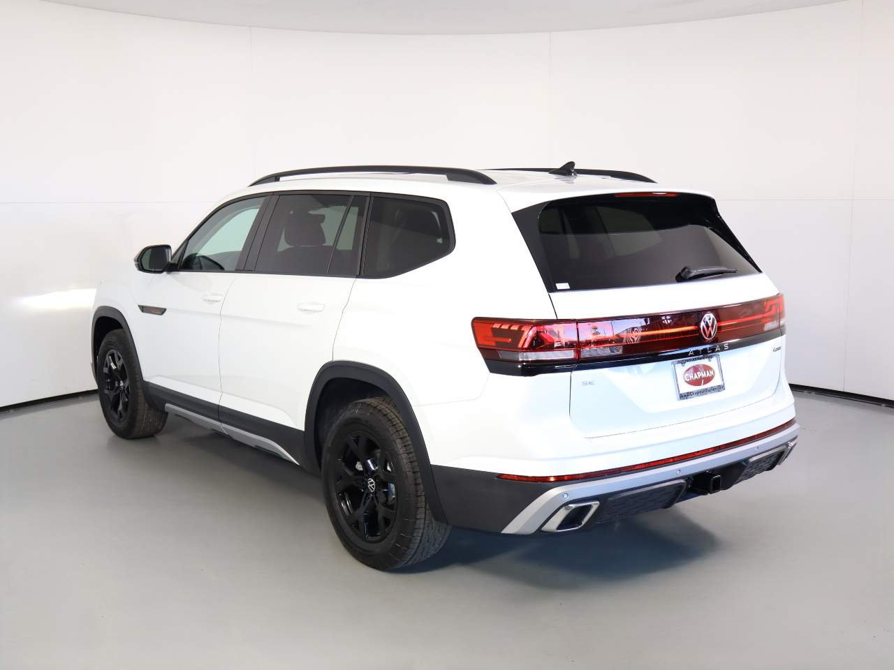 New 2026 OPAL WHITE PEARL Volkswagen Peak Edition 4Motion image 2