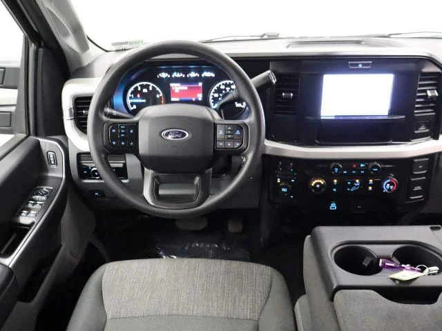 Certified Used 2026 Oxford White Ford XLT Crew Cab image 56