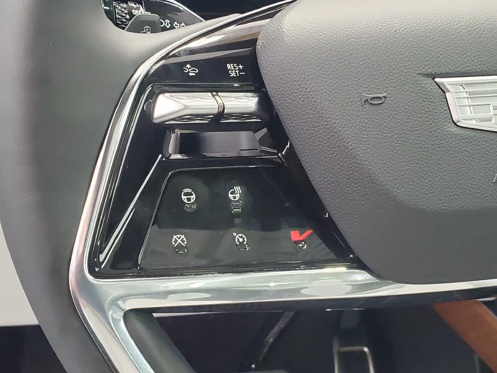 2027 Cadillac VISTIQ Sport - Photo 8