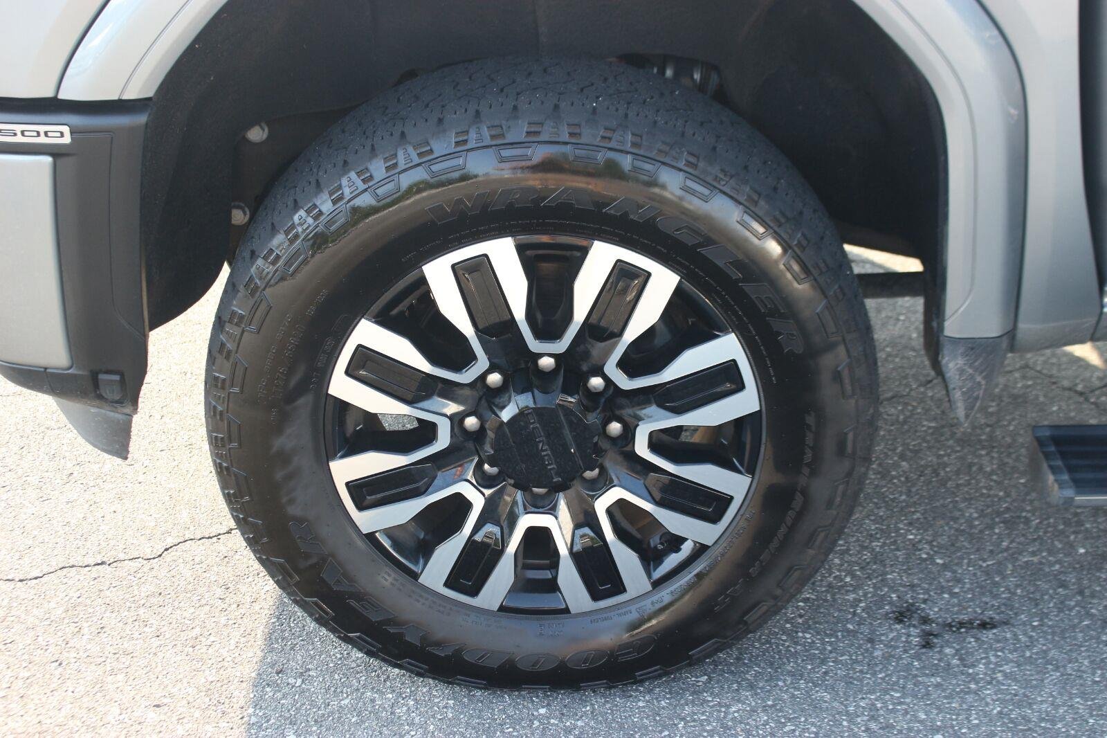 Used 2024 Sterling Metallic GMC Denali Ultimate image 42