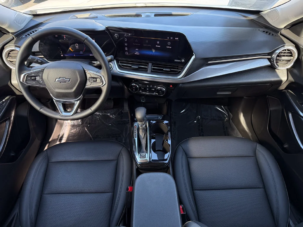 Used 2026 Summit White Chevrolet ACTIV image 20