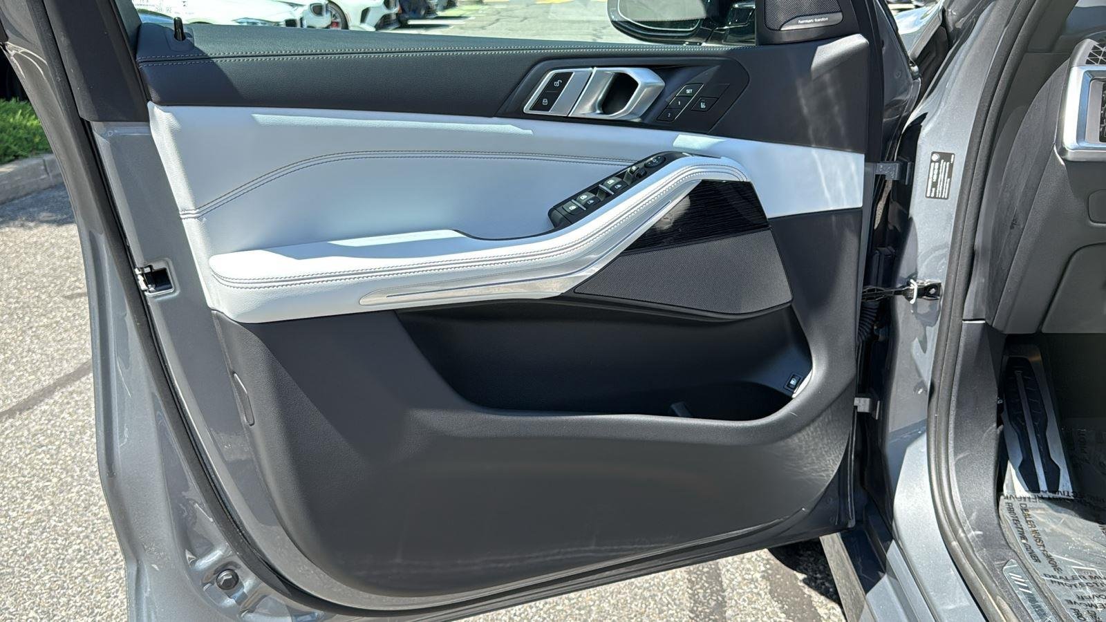 Used 2024 Skyscraper Grey Metallic BMW xDrive50e image 9