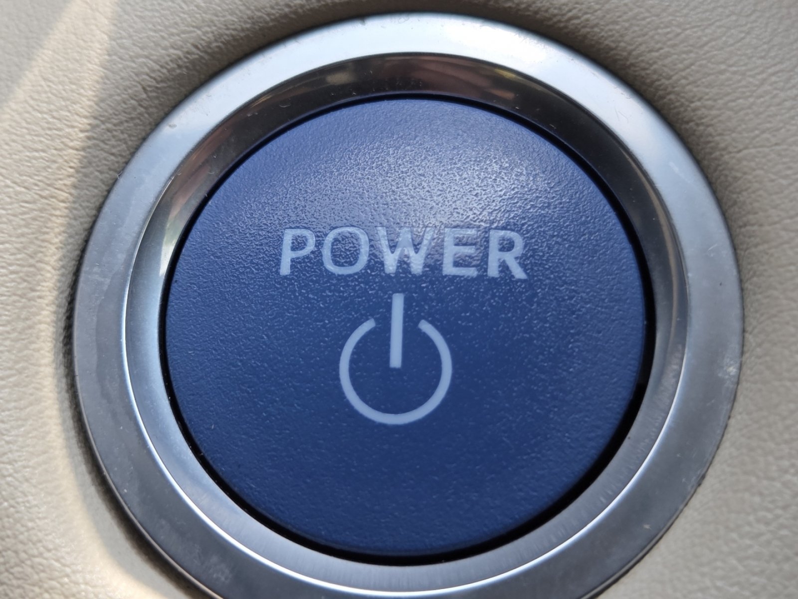 Used 2020 Midnight Black Metallic Toyota XLE image 35