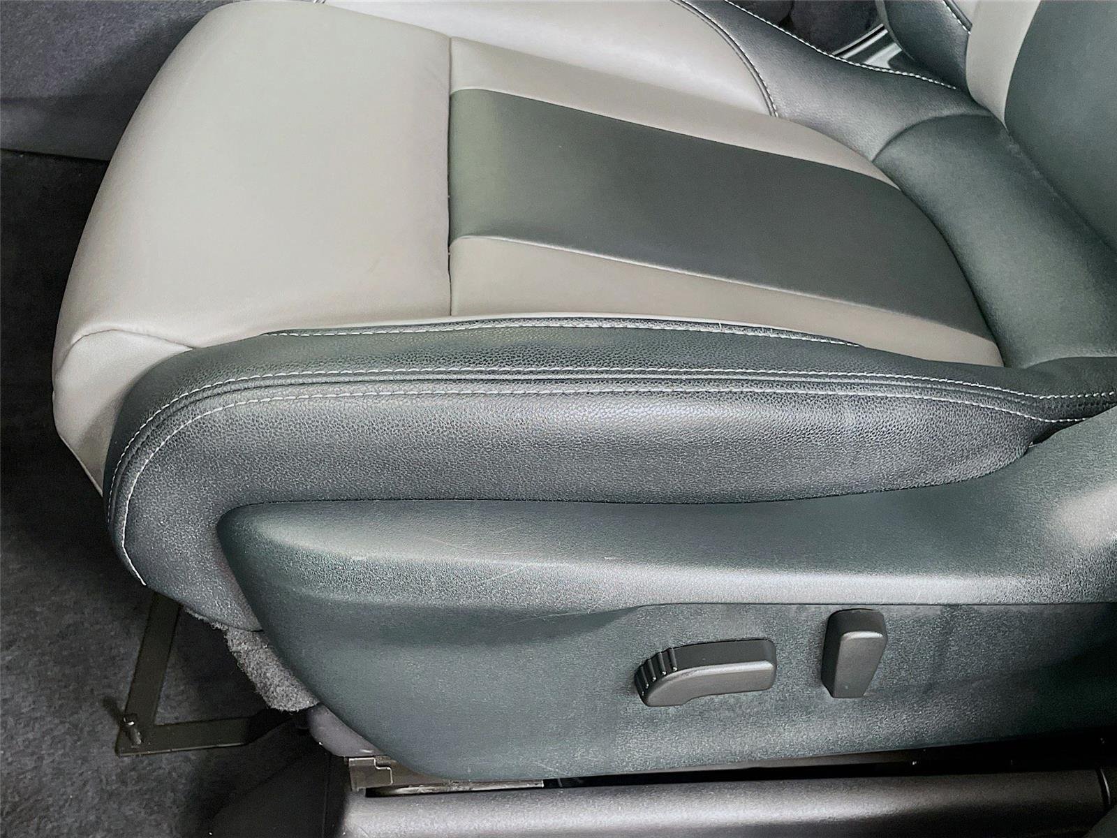 Used 2022 Autumn Green Metallic Subaru Onyx Edition image 23