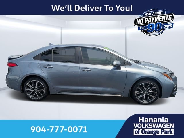 Used 2021  Toyota SE image 2