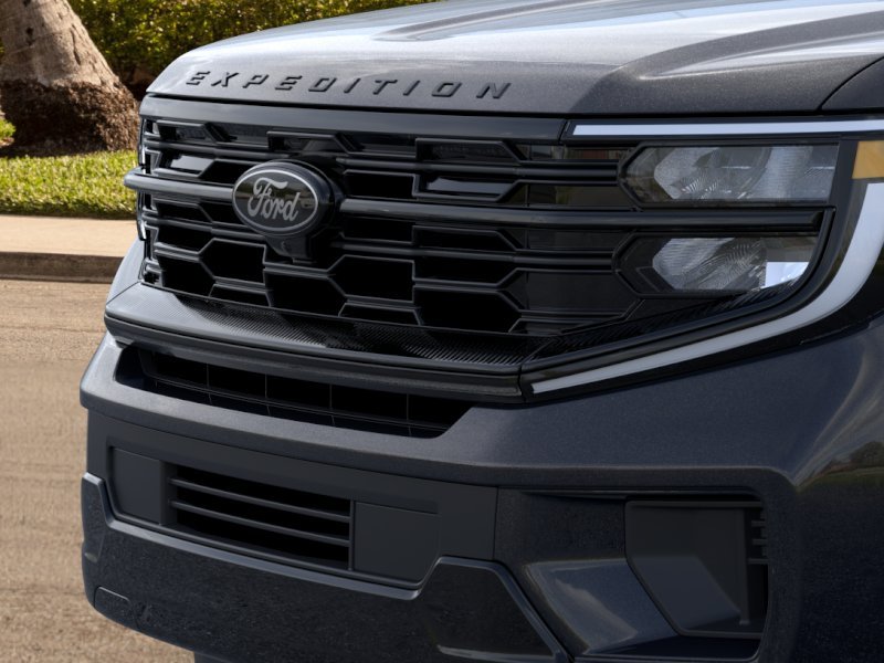 New 2026 Agate Black Metallic Ford MAX Platinum® image 17
