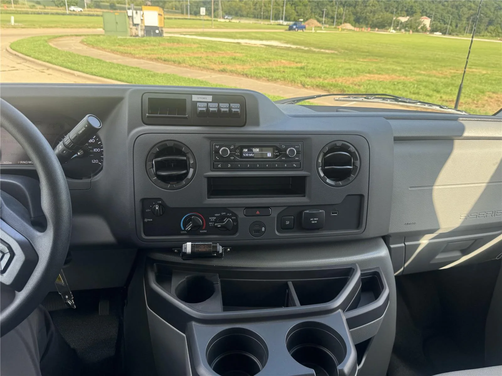 2026 Ford E-Series Cutaway Base - Photo 13