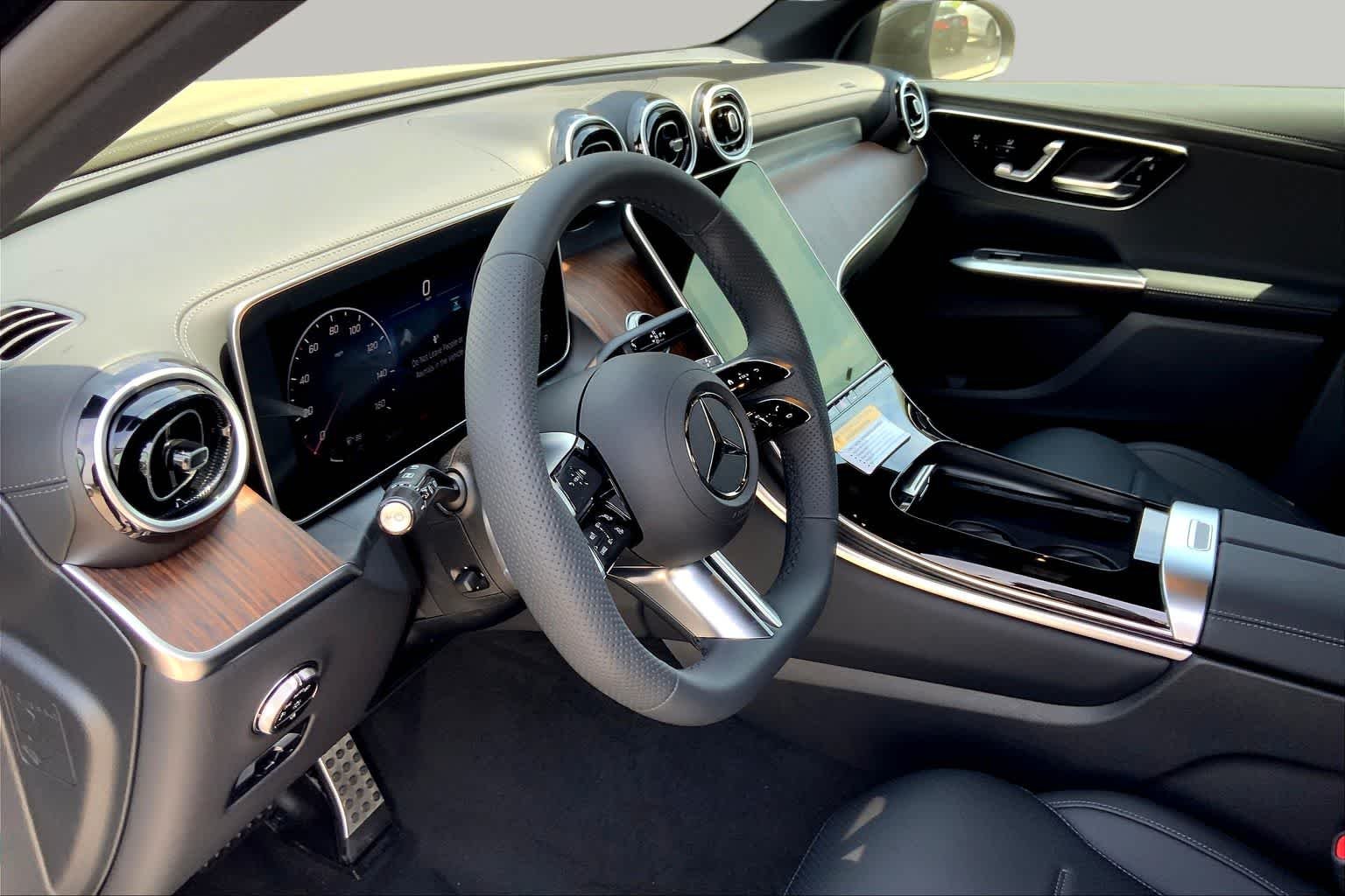 2025 Mercedes-Benz GLC Base - Photo 9