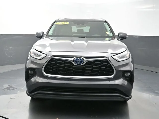 Used 2021 Gray Toyota Limited image 2