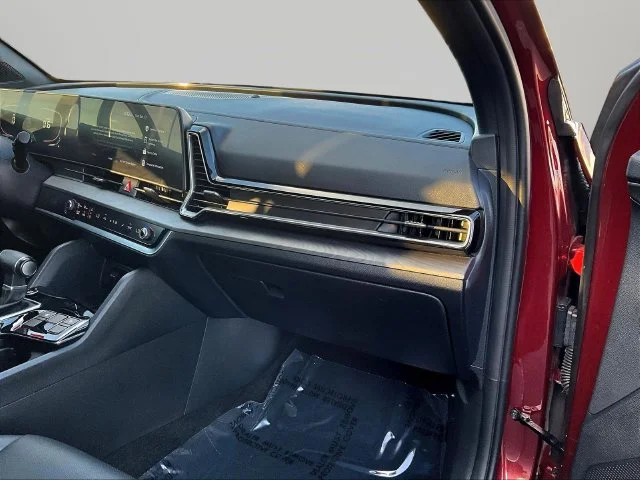 Used 2025 Red Kia X-Line image 33