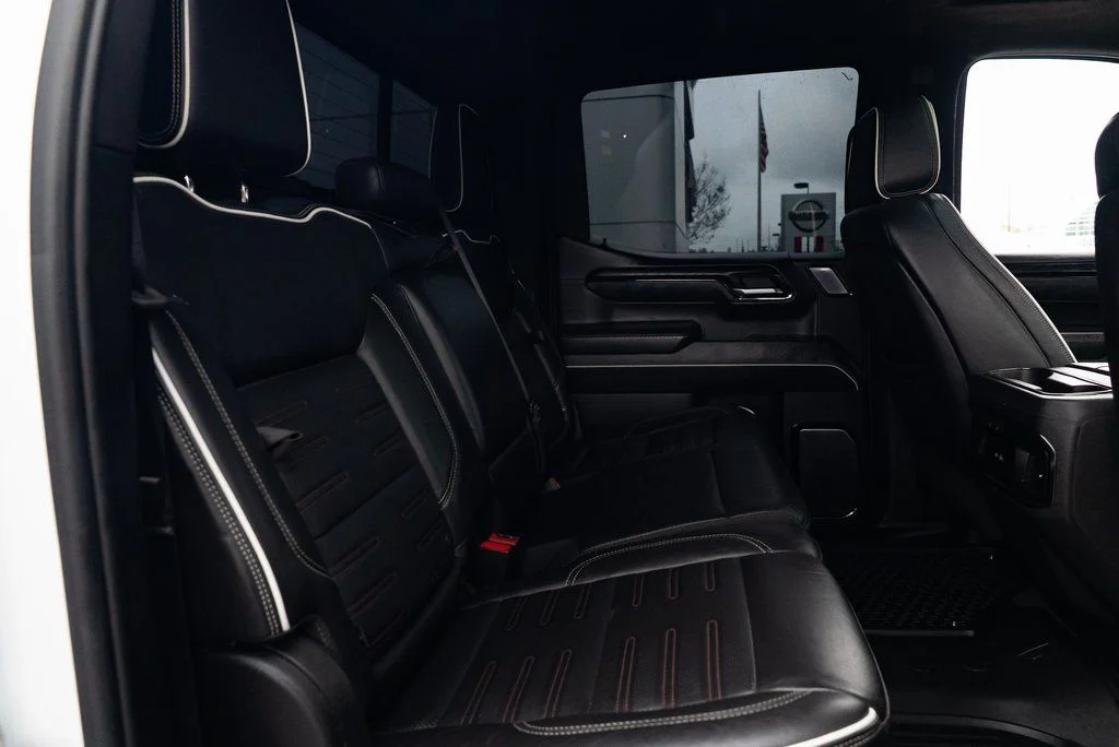 Used 2022 White GMC AT4X image 24