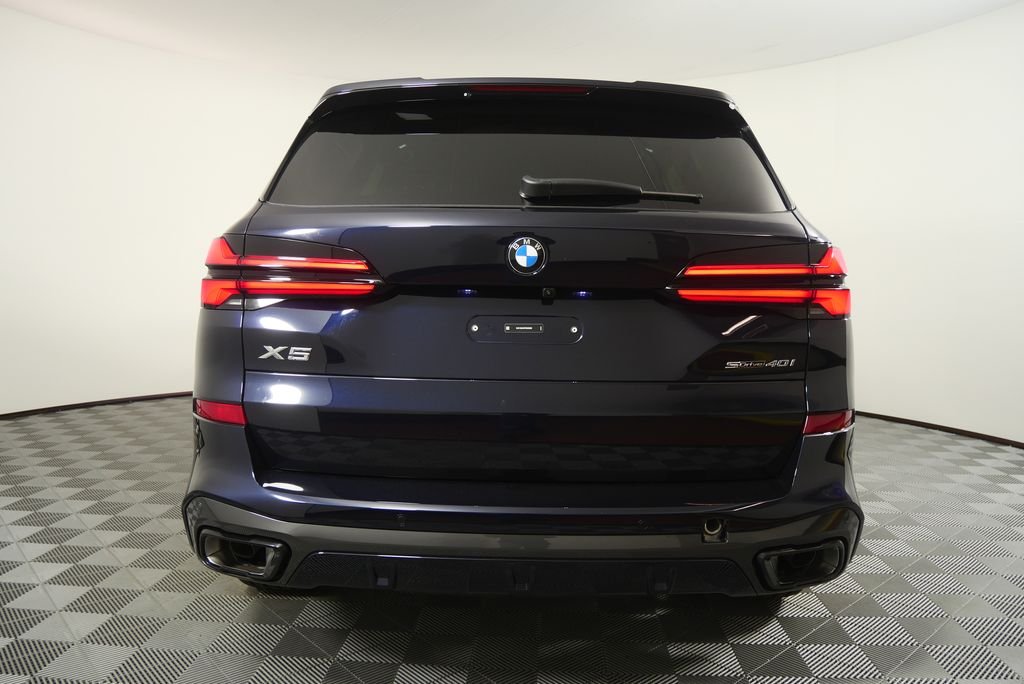 Used 2026 Carbon Black Metallic BMW sDrive40i image 4