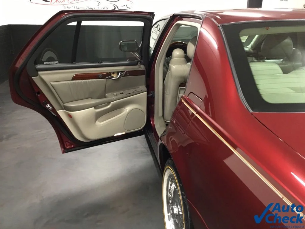 Used 2000 Red Cadillac DHS image 27