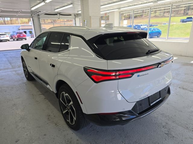 Used 2025 White Chevrolet LT image 3