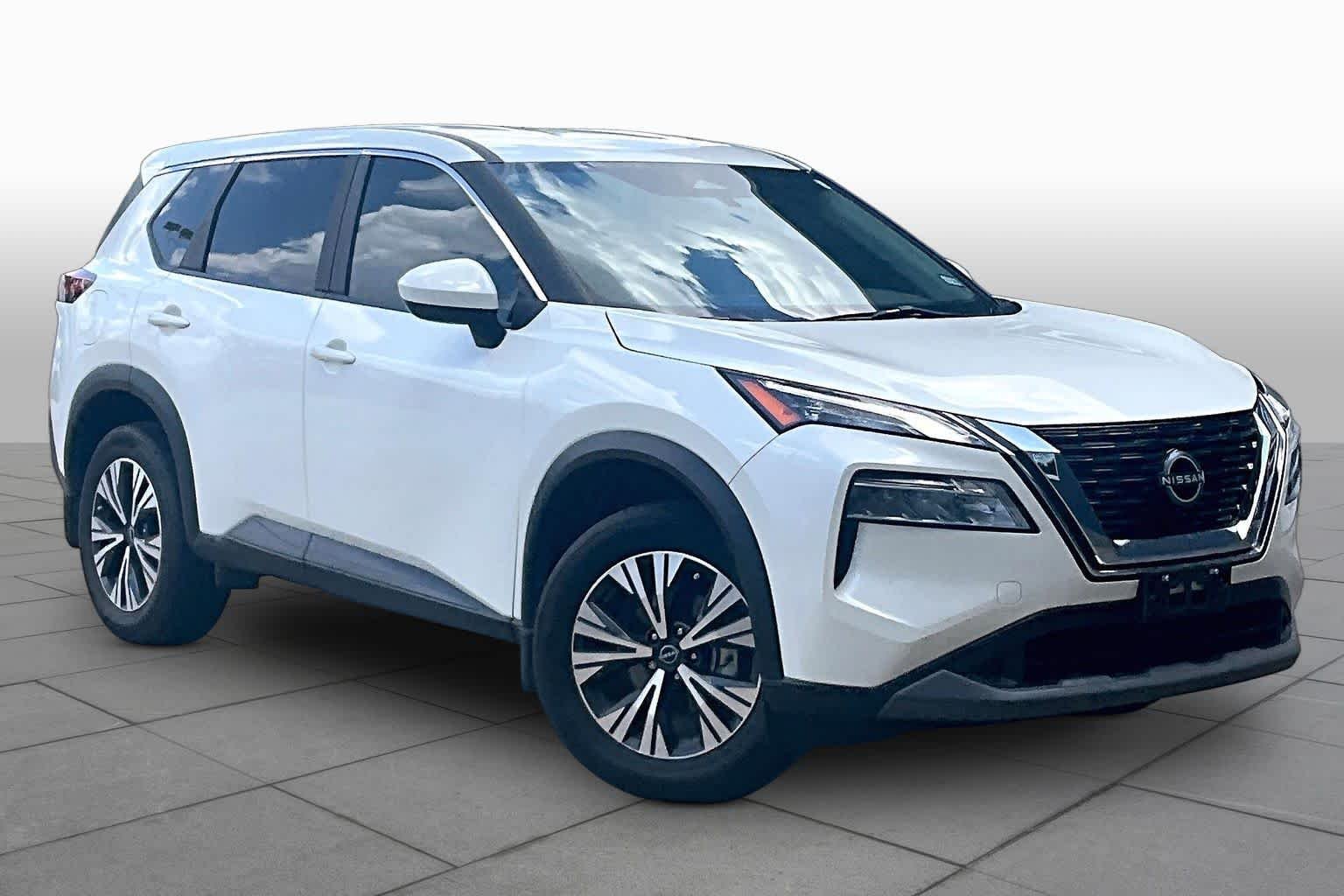 Used 2023 Pearl White Tricoat Nissan SV image 2