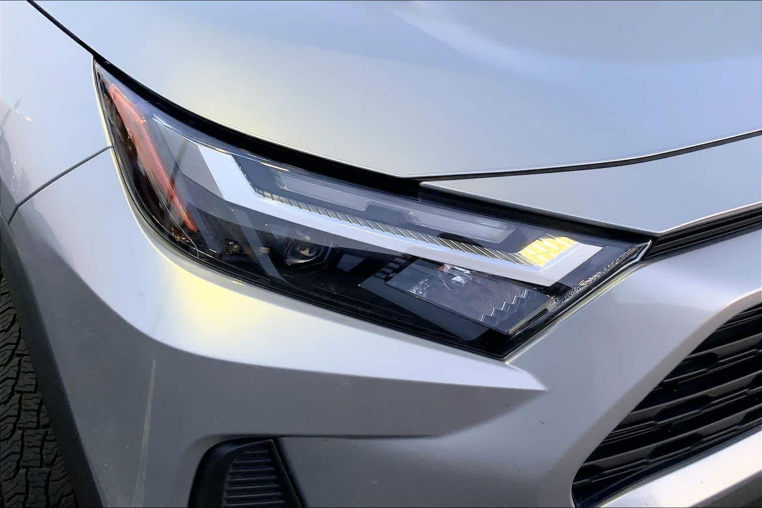 Used 2025 Silver Sky Metallic Toyota XLE image 26