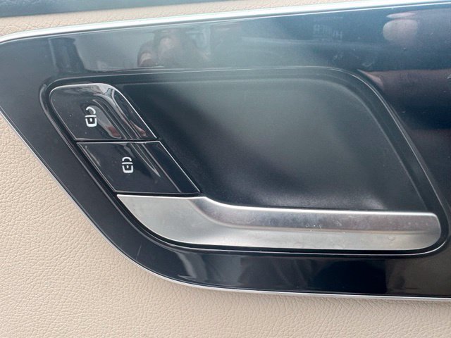 Used 2023 Polar White Mercedes-Benz C 300 image 8